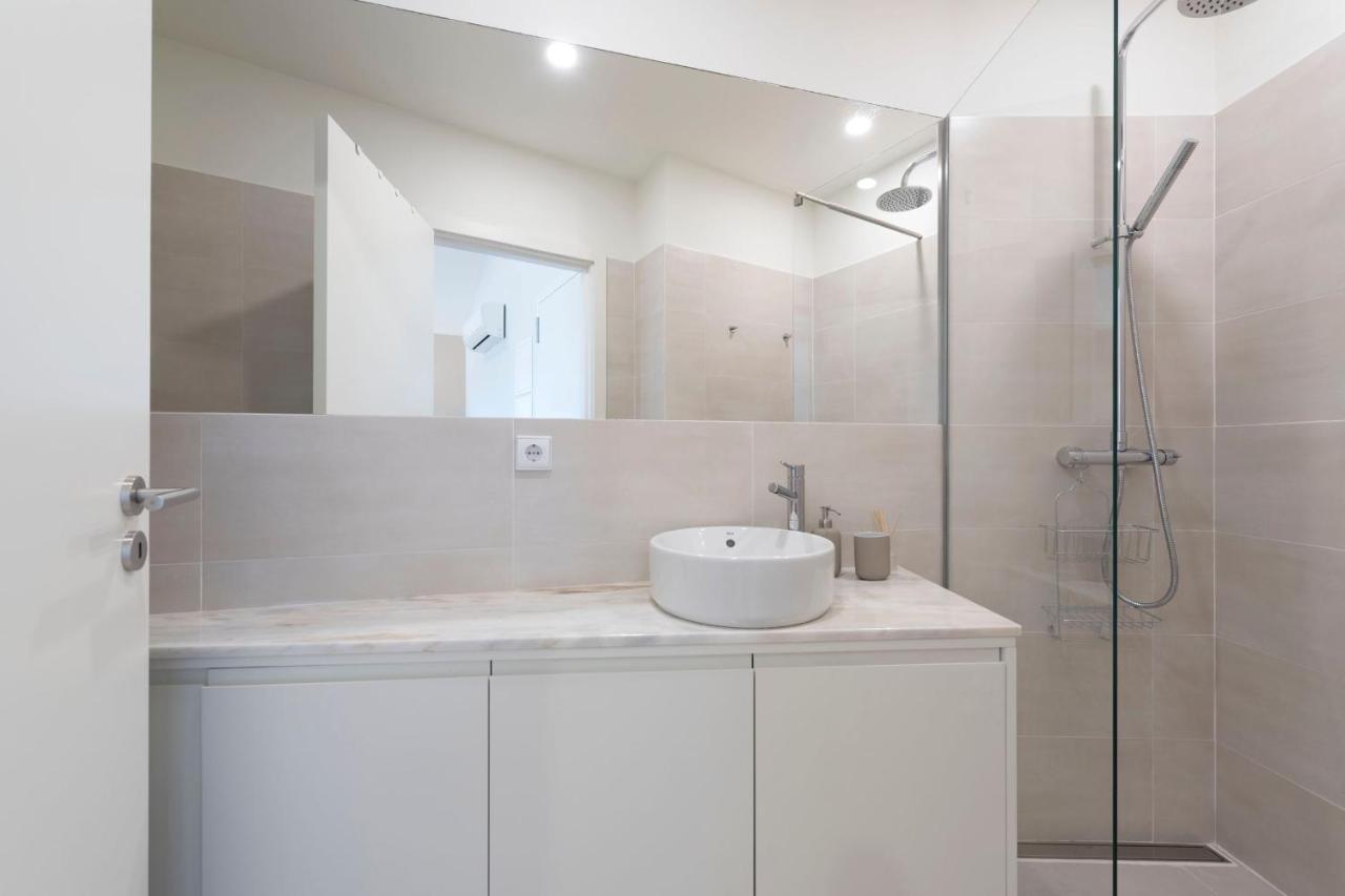 Central Superb Flat W/ Ac & Balcony By Lovelystay OOporto Exteriör bild